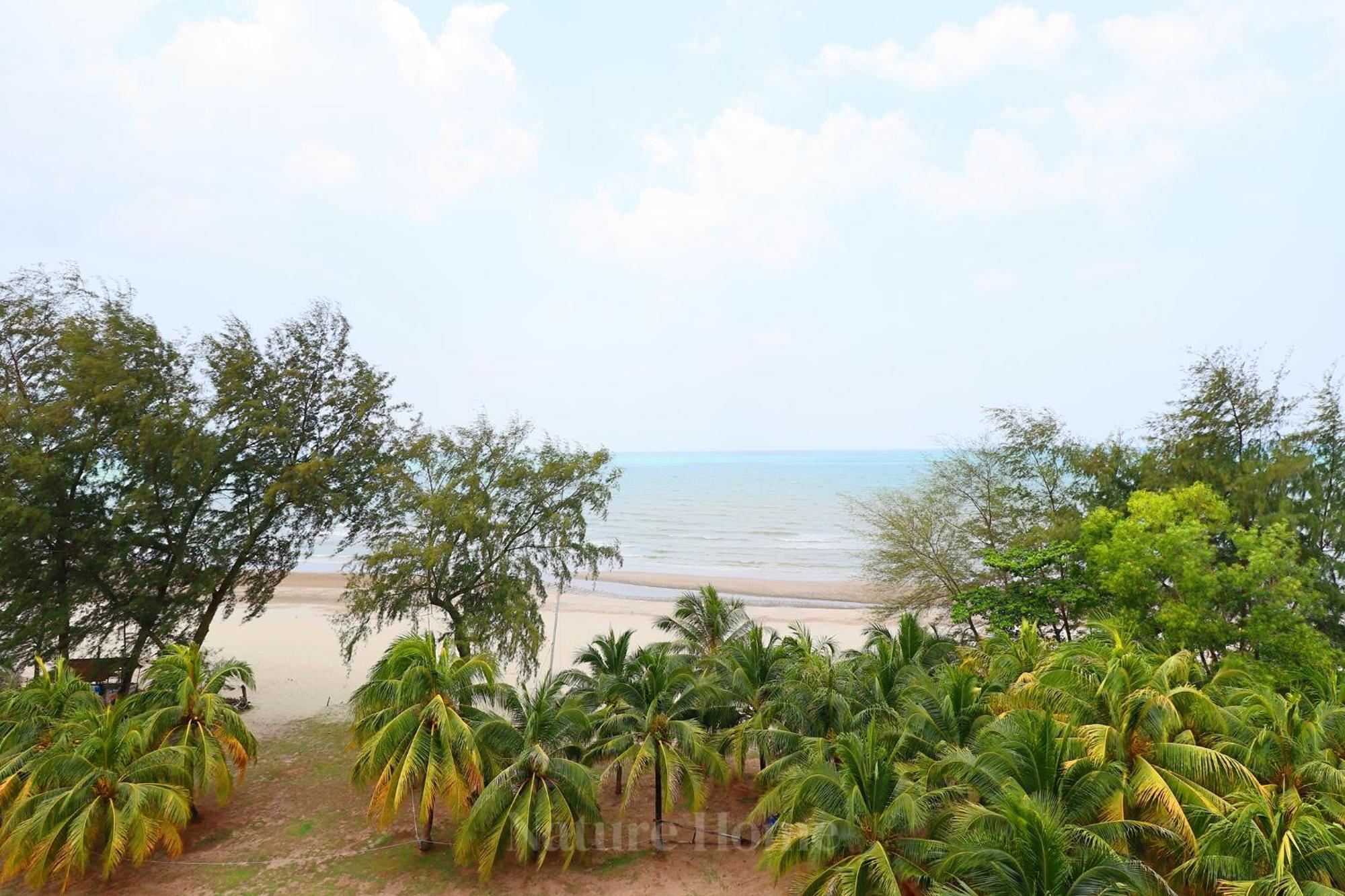 Apartment Swiss Garden Residences Beachfront By Nature 2 Kuantan